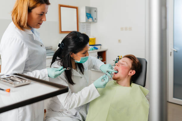 Best Broken or Cracked Tooth Emergency Dentist in Downers Grove, IL
